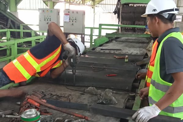 Proses Belt splicing Conveyor Pengolah Sampah PT. Systemiq Lestari Indonesia 2025